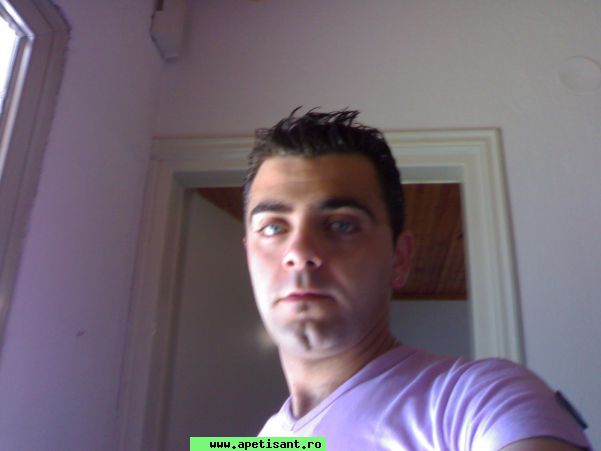 greek_men_